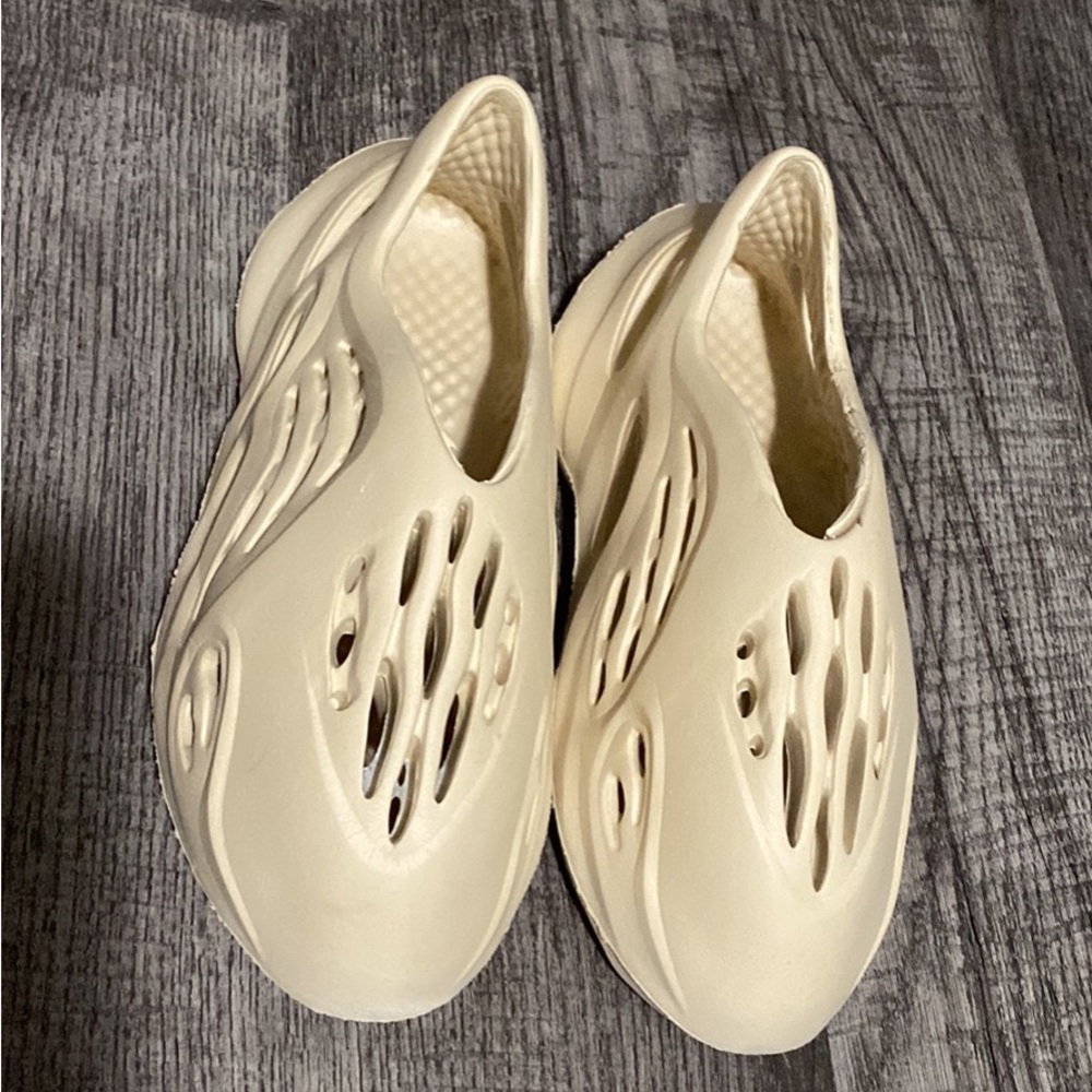 Womens adidas Yeezy  , size 7 only worn once .